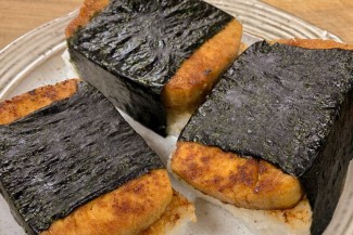 Photo: Easy Vegan Smokey Musubis arranged on a plate