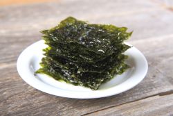 Picture: Plate of nori sheets