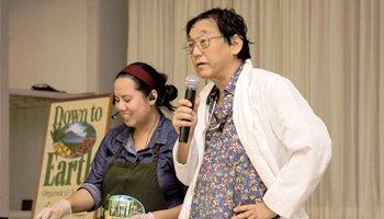Photo: Dr. Shintani Speaks at a Down to Earth Community Event