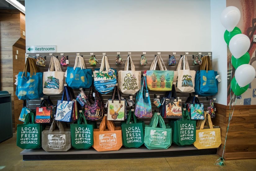 Photo: Resuable Bags at DTE Kaka'ako Store