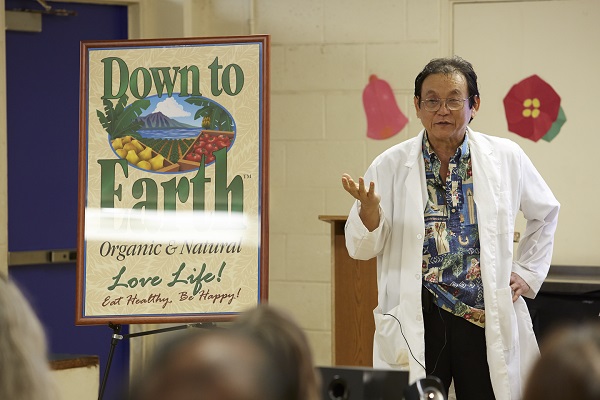 Photo: Dr. Shintani speaks at Down to Earth Seminar